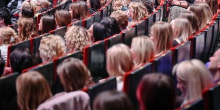 Zaprojektuj plakat teatralnej sztuki!